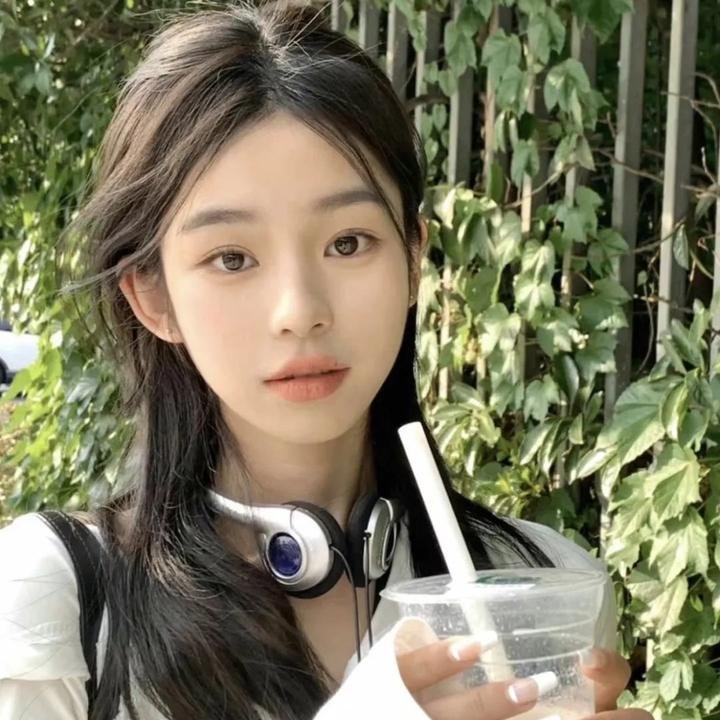 惨淡的青春海报